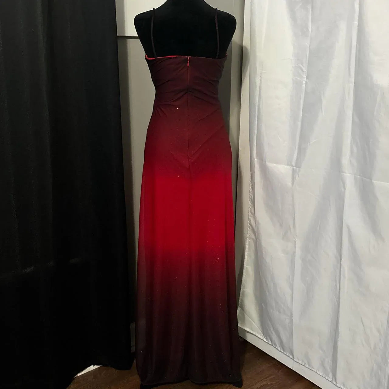 Elegant A-Line Spaghetti Straps Sleeveless Pleated Chiffon Floor-Length Prom Dress