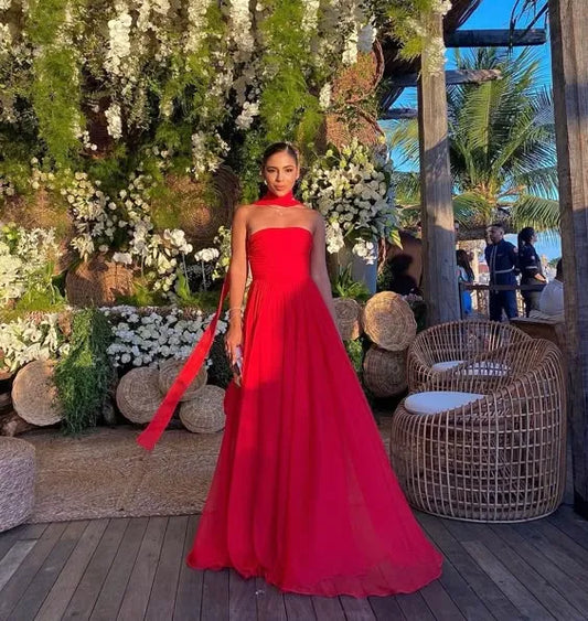 Elegant A-Line Strapless Sleeveless Chiffon Solid Color Sweep Train Evening Dress