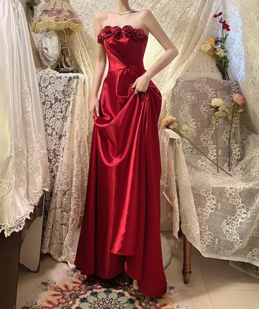 Elegant A-Line Sweetheart Sleeveless Pleated Satin Maxi Dress Prom Dress