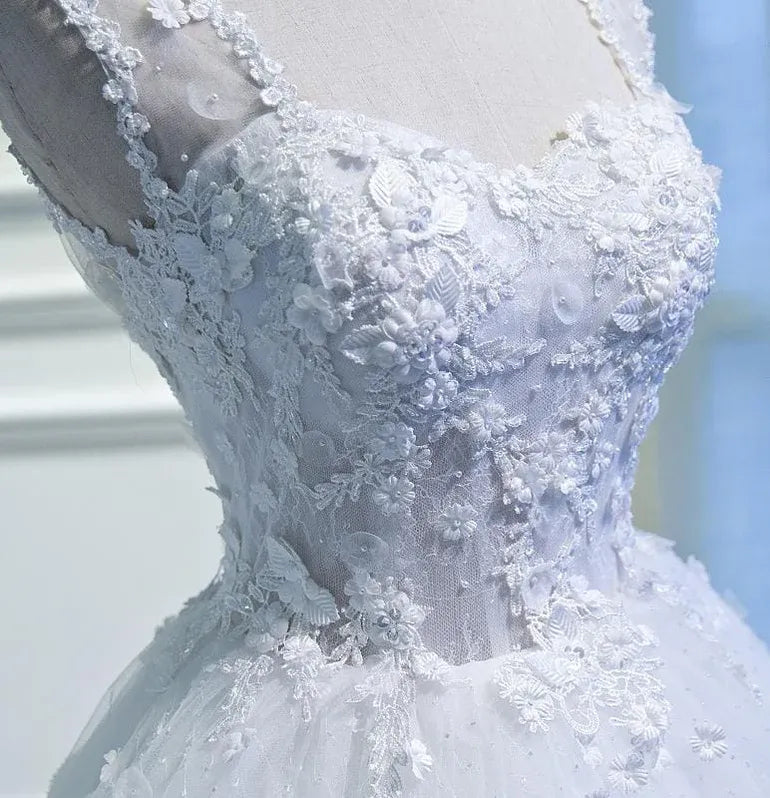 Elegant A-Line Sweetheart Tulle White Short Homecoming Dress for Women with Appliques