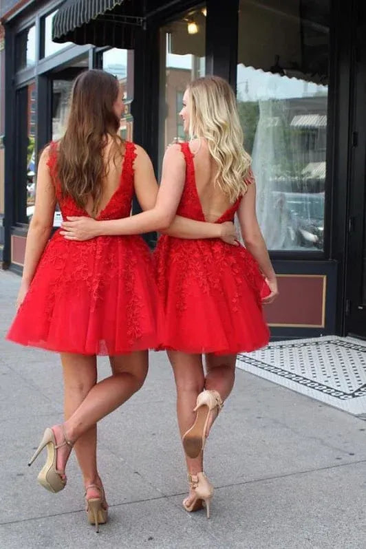 Elegant A-Line V-Neck Lace Applique Red Tulle Mini Homecoming Dress for Women with Beading