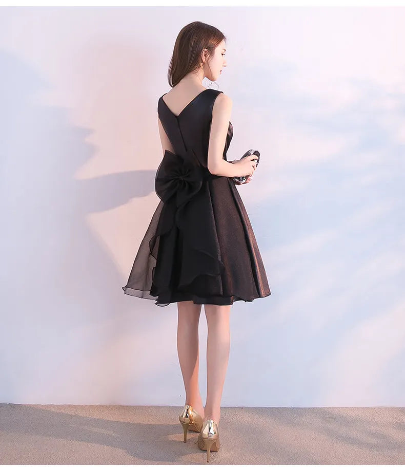 Elegant A-Line V-Neck Sleeveless Black Short Homecoming Dress With Bow Back