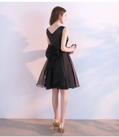 Elegant A-Line V-Neck Sleeveless Black Short Homecoming Dress With Bow Back