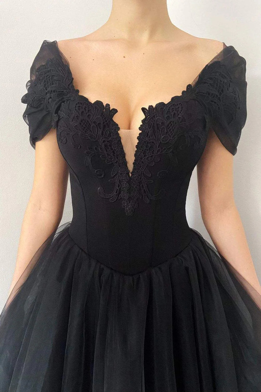 Elegant A-Line V Neck Cap Sleeve Backless Sweep/Brush Train Prom Dress