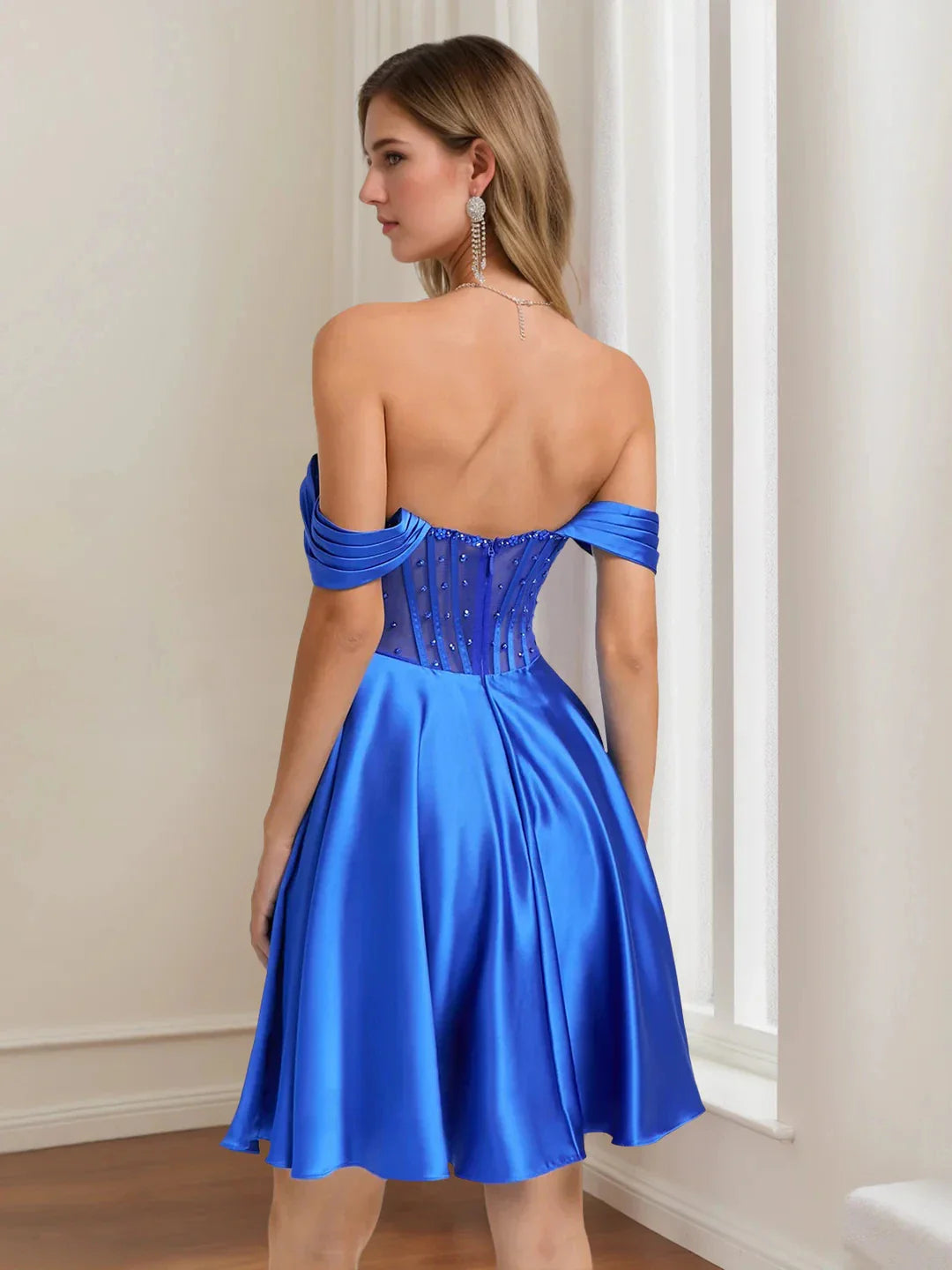 Elegant A-Line V Neck Sleeveless Backless Knee-Length Homecoming Dress for ladies