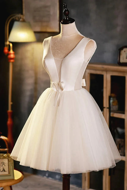 Elegant A-Line V Neck Sleeveless Backless Short-Mini Homecoming Dress for ladies
