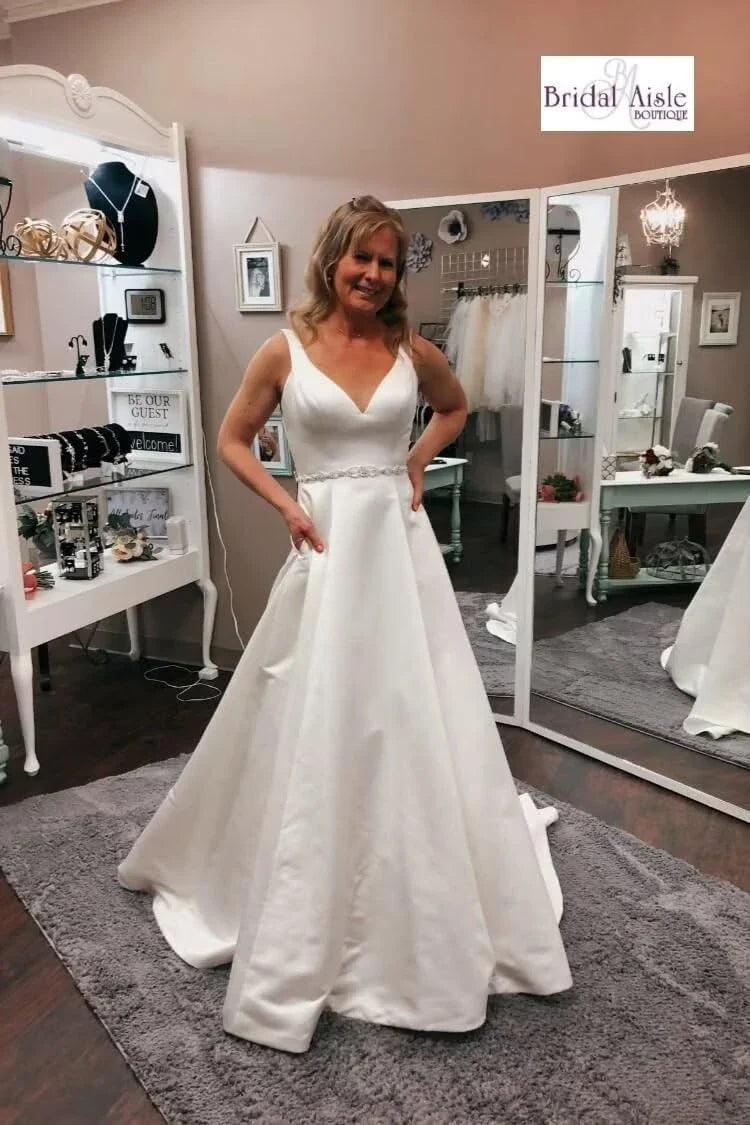 Elegant A-Line V Neck Sleeveless SweepBrush Train prom dress for women ready to ship