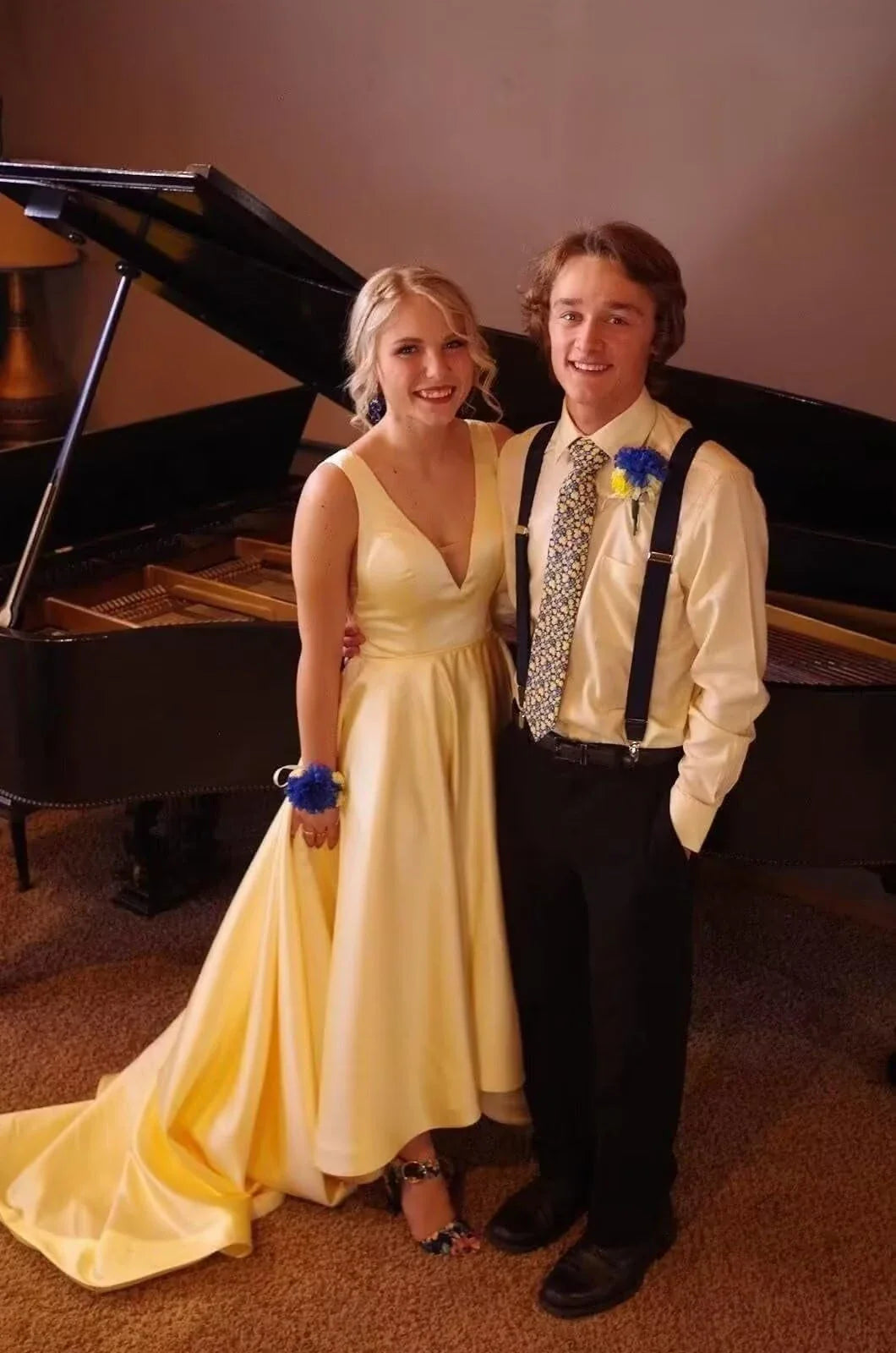 Elegant A-Line V Neck Sleeveless SweepBrush Train prom dress for women ready to ship