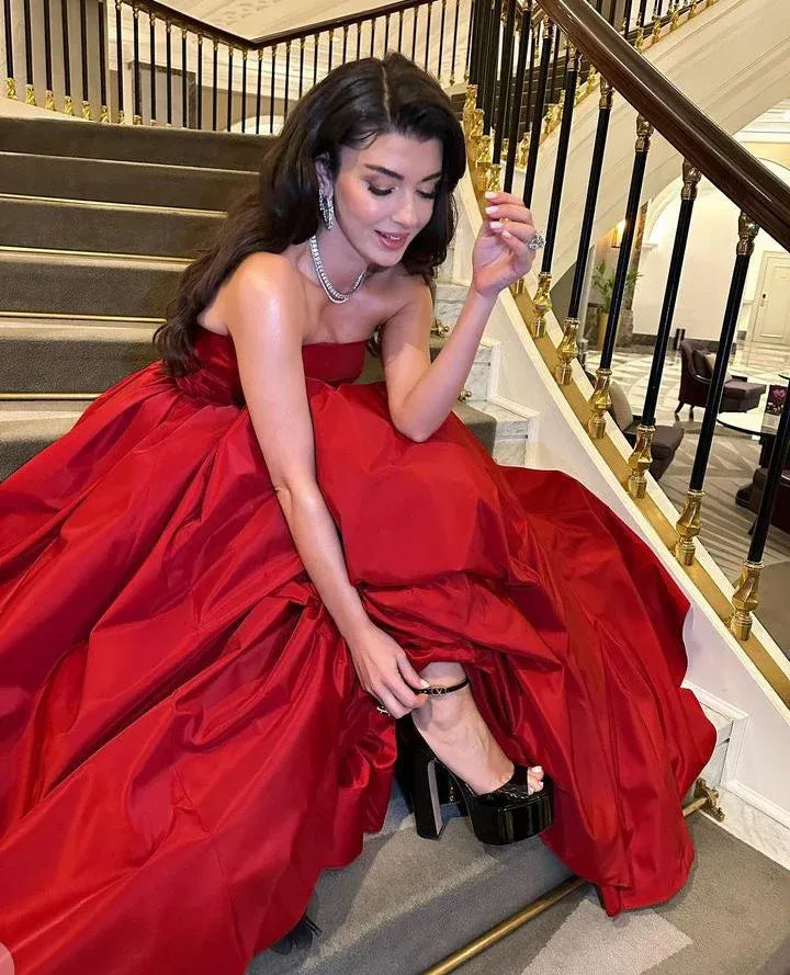 Elegant A-line Strapless Sleeveless Satin Pleated Floor-Length Evening Dress