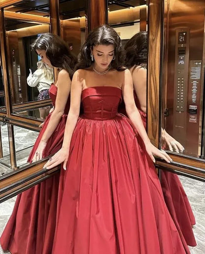 Elegant A-line Strapless Sleeveless Satin Pleated Floor-Length Evening Dress