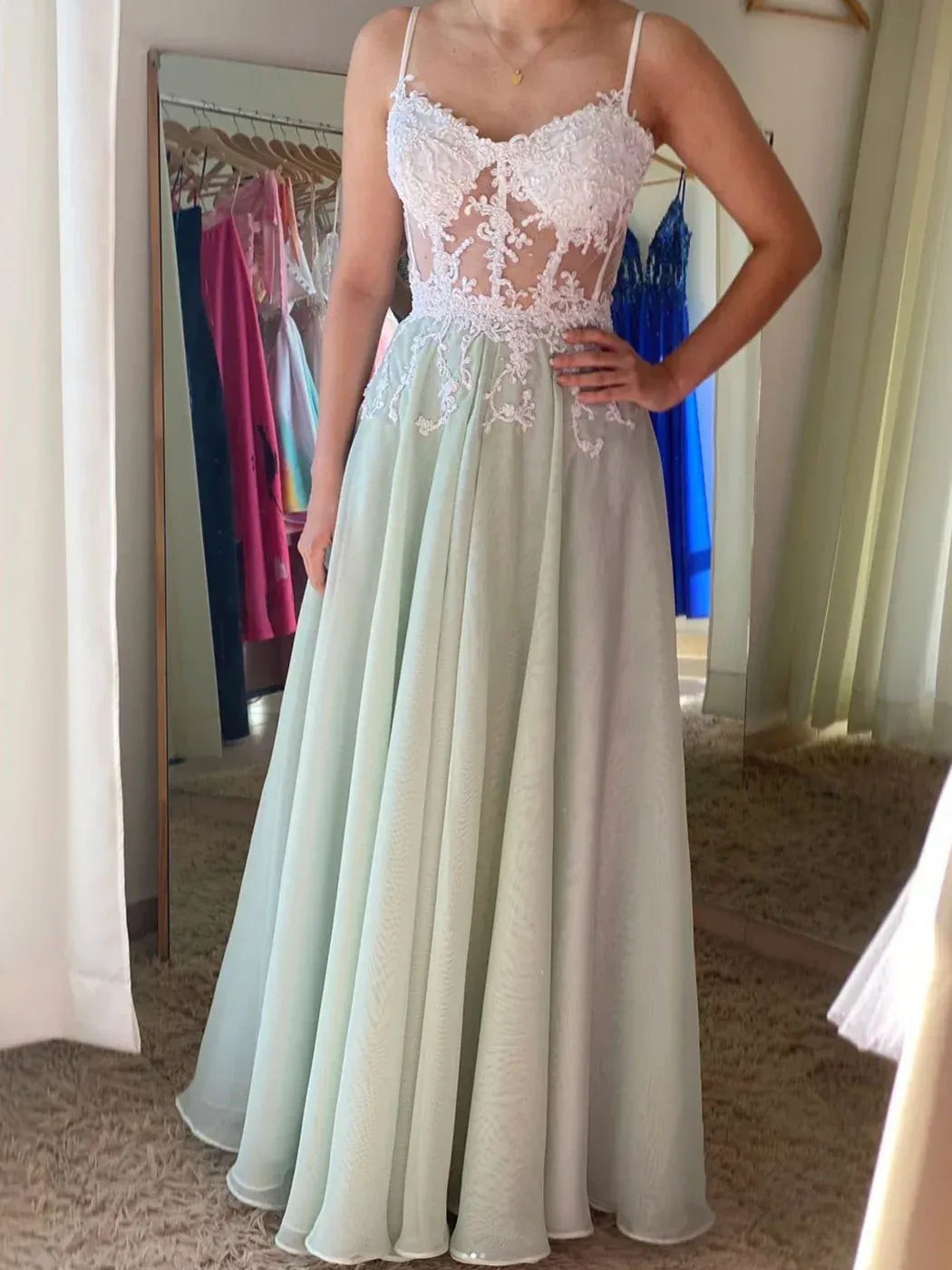 Elegant Ball Gown Spaghetti Straps Sleeveless Pleated Tulle Floor-Length Prom Dress