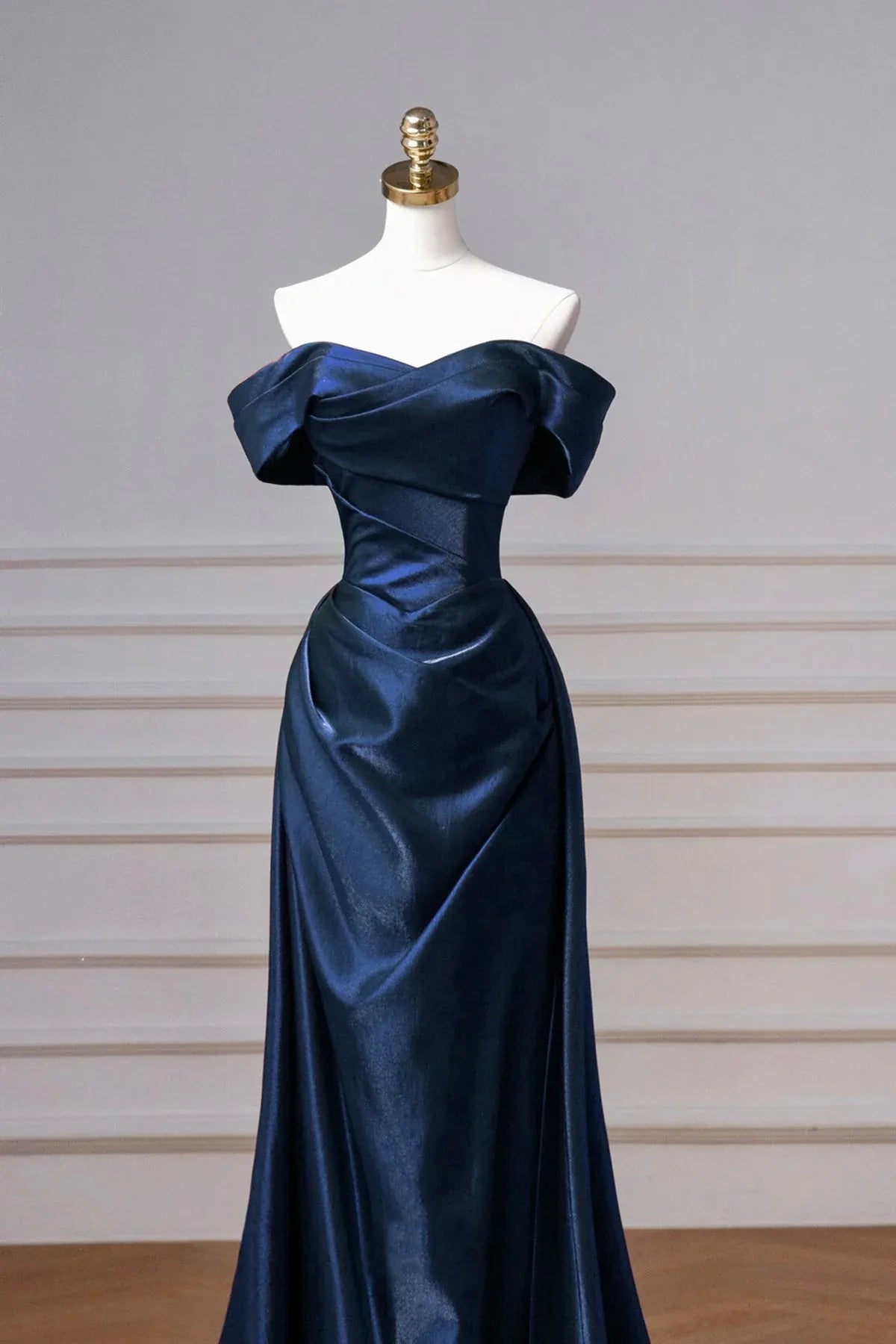 Elegant Mermaid Off the Shoulder Sleeveless Satin Sweep/Brush Train Prom Dress