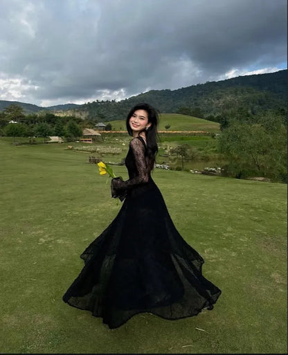 Elegant Sheath Crew-Neck Long-Sleeve Lace Black Floor-Length Prom Dress for Women