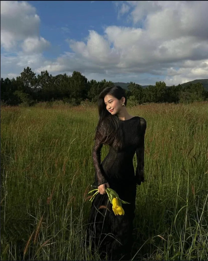 Elegant Sheath Crew-Neck Long-Sleeve Lace Black Floor-Length Prom Dress for Women