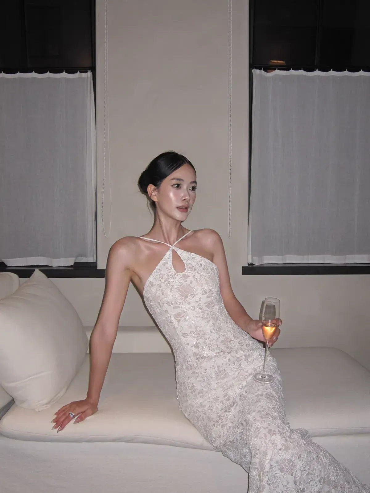 Elegant Sheath Halter Lace Ivory Evening Dress For Ladies Hot Sale