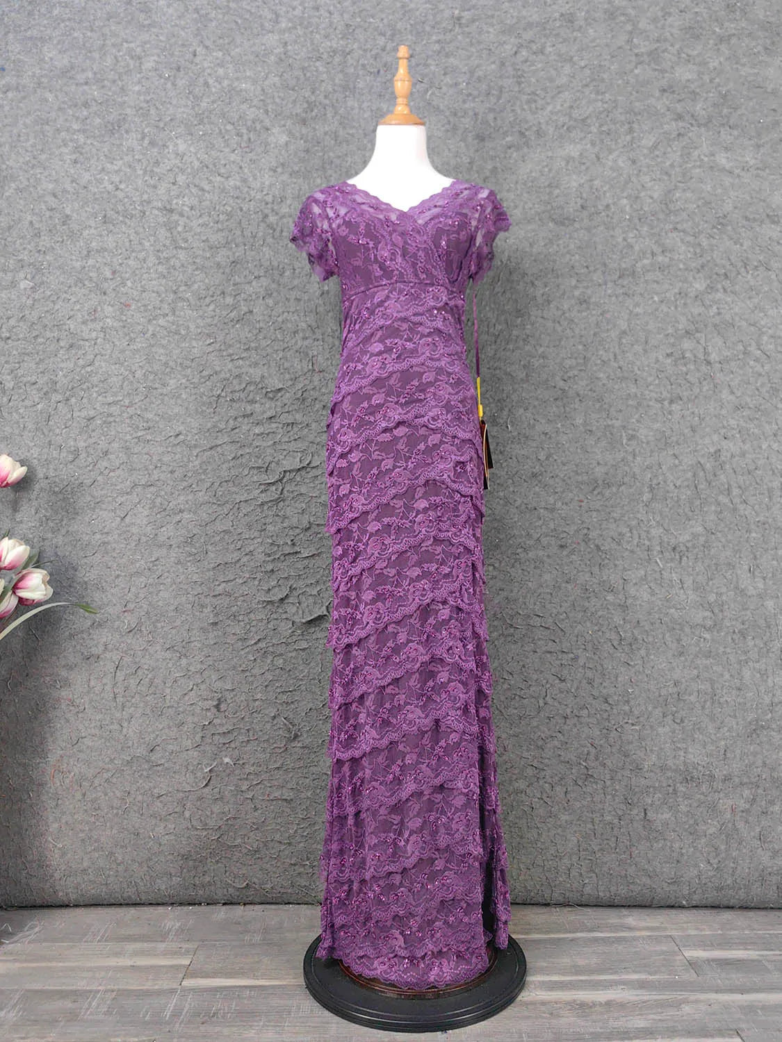 Elegant Sheath V-neck Cap-sleeved Lace Deep Purple Maxi Prom Dress for Women Ready to Ship