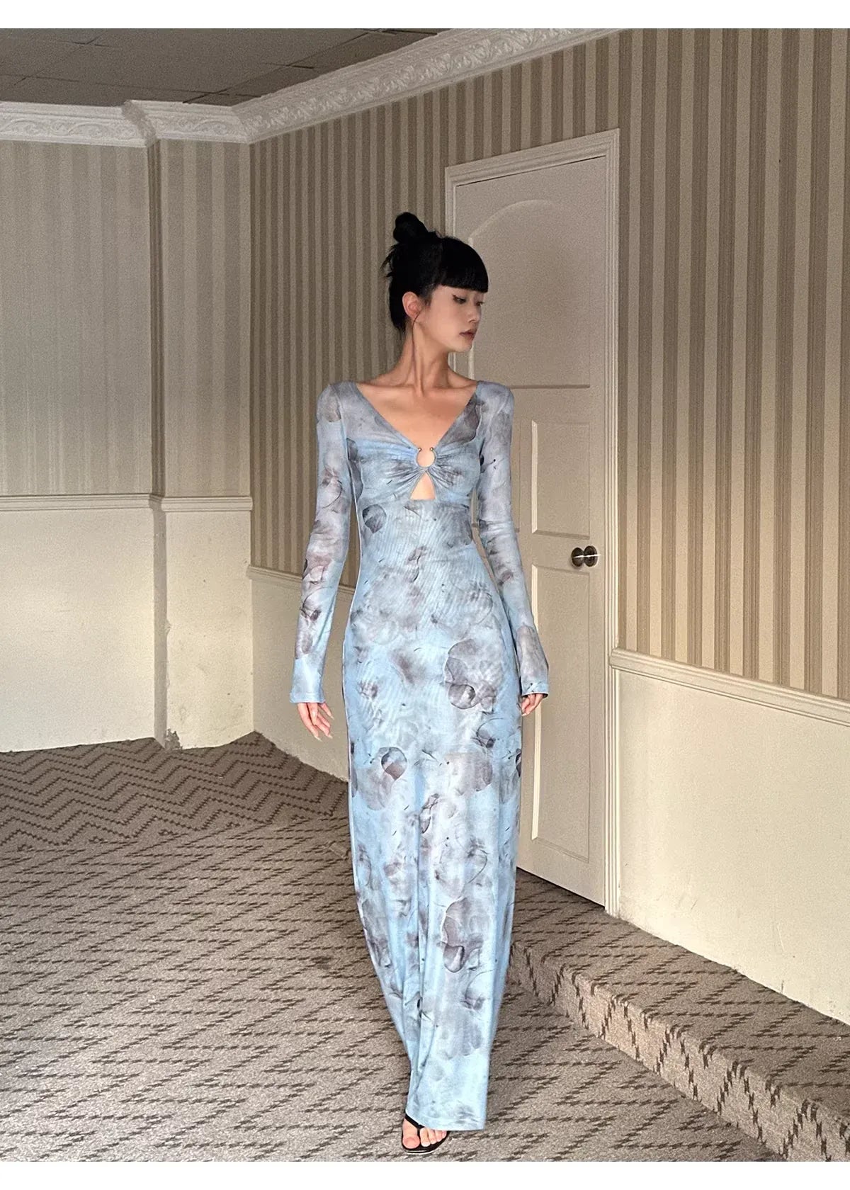 Elegant Sheath V-neck Printed Light Blue Evening Dress For Ladies Hot Sale