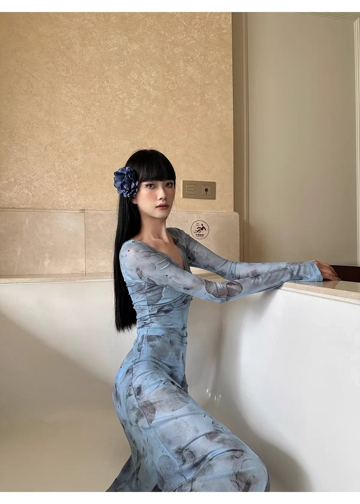 Elegant Sheath V-neck Printed Light Blue Evening Dress For Ladies Hot Sale