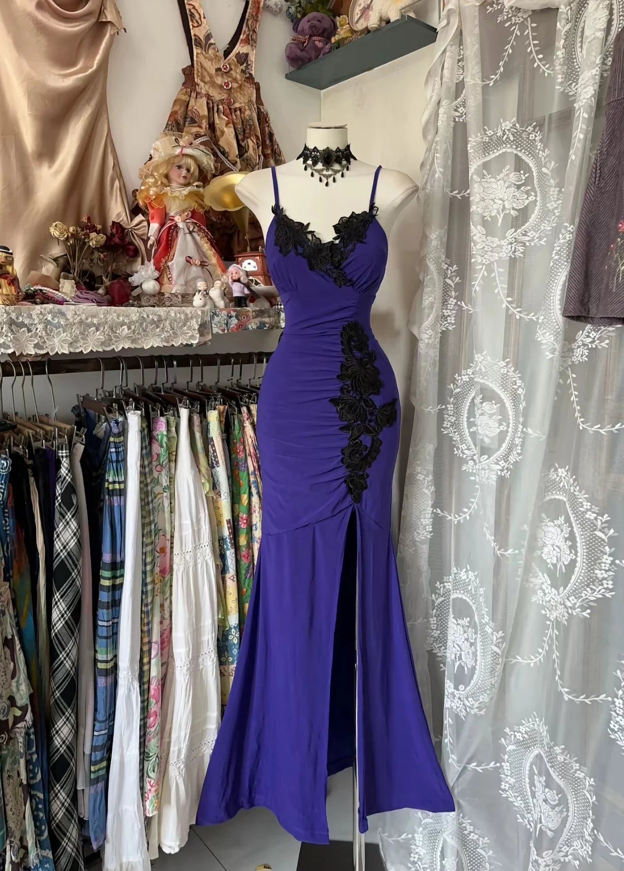 Elegant Spaghetti Straps Sleeveless Mermaid Satin Slit Floor Length Prom Dress