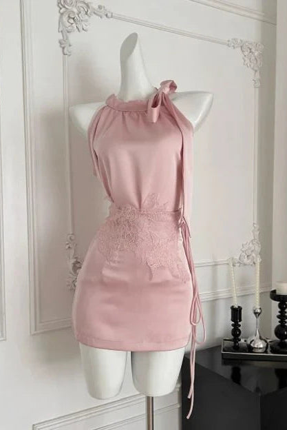 Elegant A-Line Halter Neck Tie-Bow Lace Applique Pink Mini Homecoming Dress