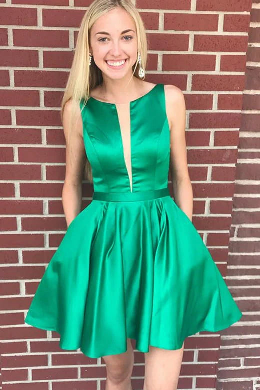 Elegant A-Line Illusion V-Neck Pleated Emerald Green Short Homecoming Dress With Pockets