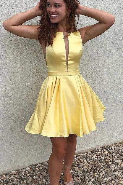 Elegant A-Line Illusion V-Neck Pleated Emerald Green Short Homecoming Dress With Pockets