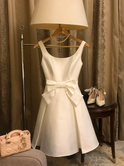 Elegant A-Line Scoop Neck Bow-Accent Pleated Satin Ivory Short Homecoming Dresses