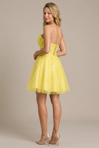 Elegant A-Line Sweetheart Corset Embroidered Tulle Yellow Short Homecoming Dress