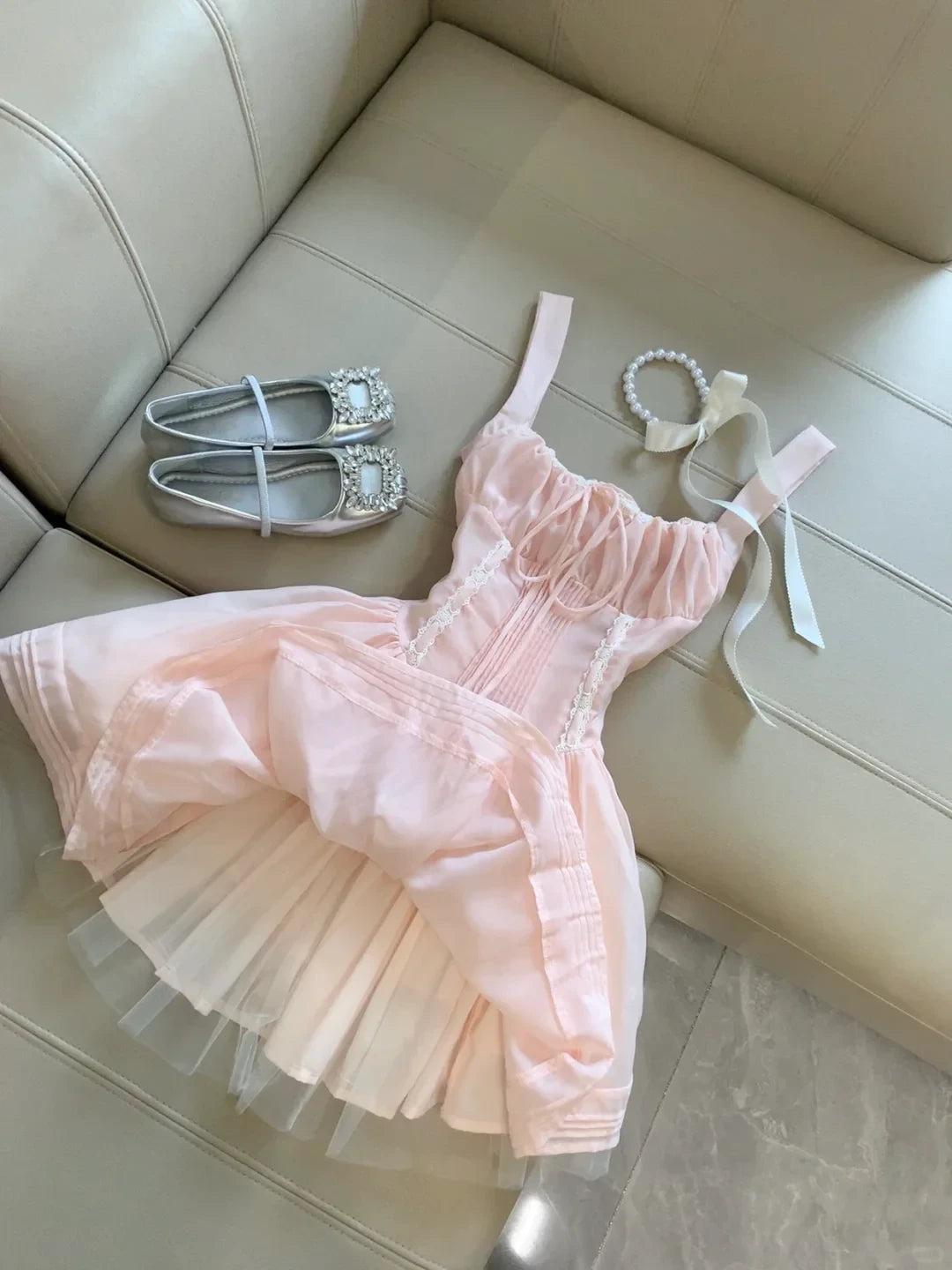 Elegant A-Line Sweetheart Neck Pleated Lace Pink Short Homecoming Dresses