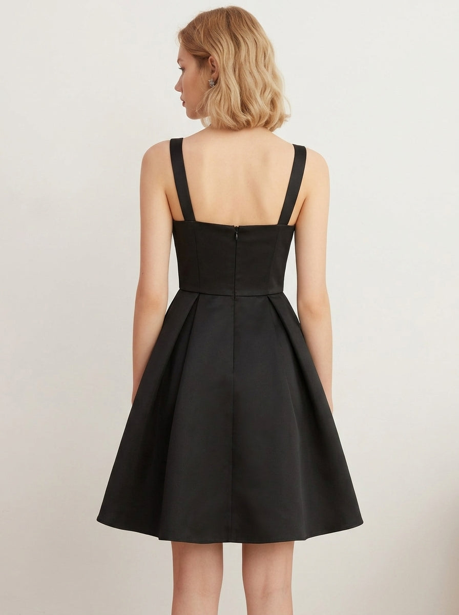 Elegant A-Line Sweetheart Pleated Structured Black Mini Homecoming Dresses