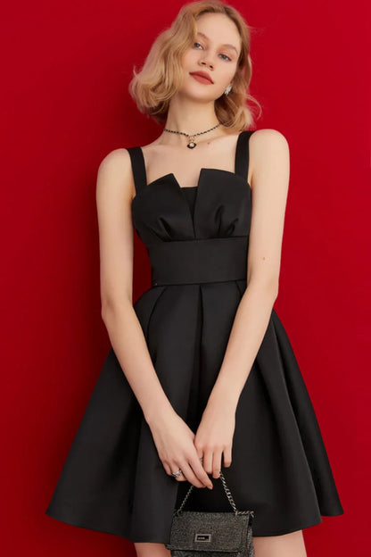 Elegant A-Line Sweetheart Pleated Structured Black Mini Homecoming Dresses