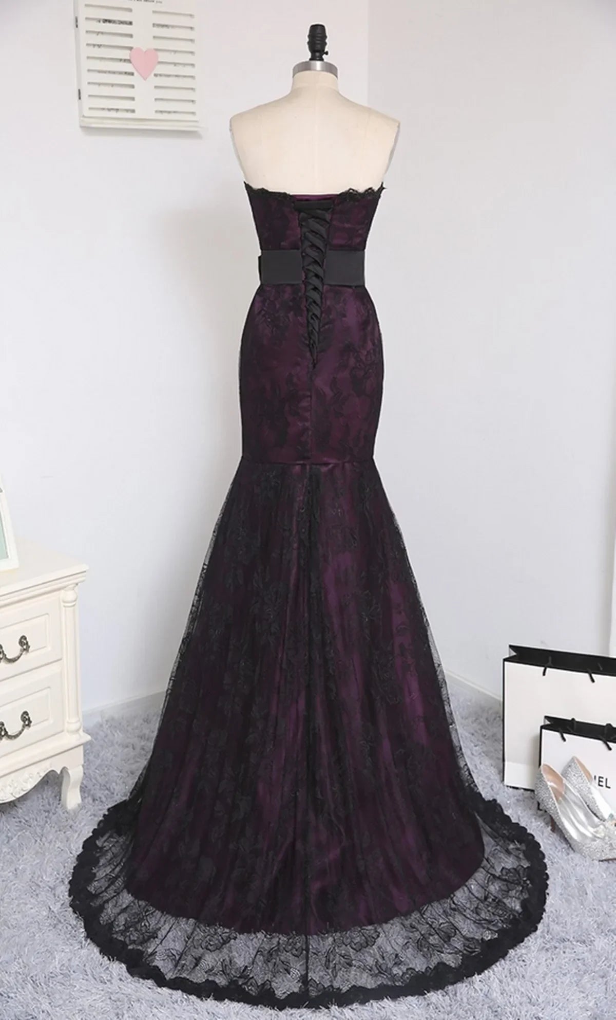 Elegant Mermaid Strapless Sleeveless Romantic Lace Plum Floor-Length Evening Dresses Women's Gown