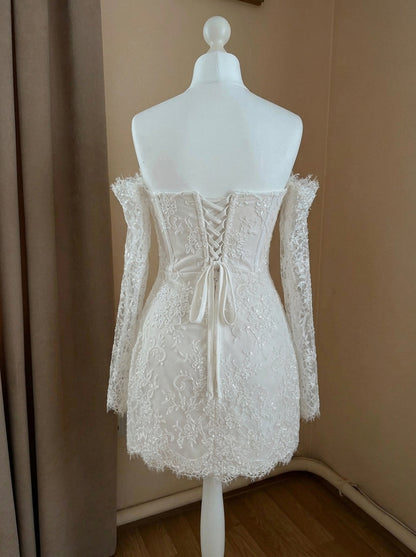 Elegant Sheath Sweetheart Off-Shoulder Long Sleeve Corset Lace Ivory Mini Homecoming Dress