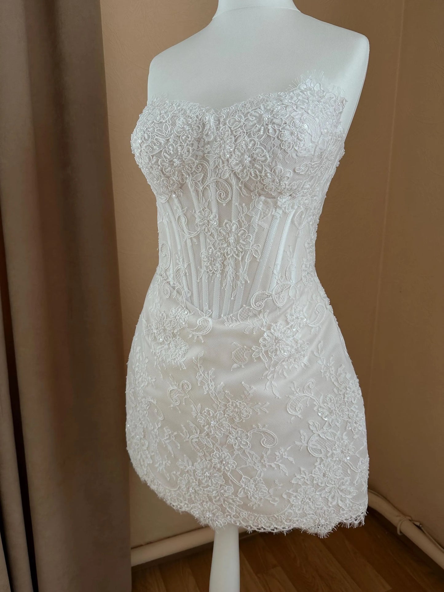 Elegant Sheath Sweetheart Off-Shoulder Long Sleeve Corset Lace Ivory Mini Homecoming Dress
