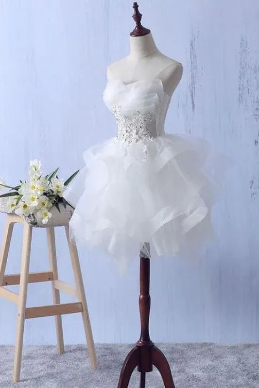 Enchanting A-Line Strapless Beaded Appliques Tulle White Short Homecoming Dress