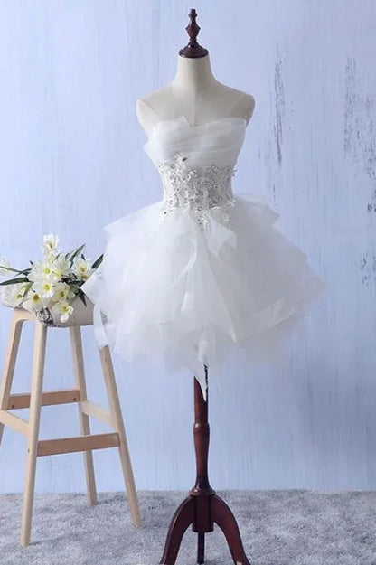 Enchanting A-Line Strapless Beaded Appliques Tulle White Short Homecoming Dress
