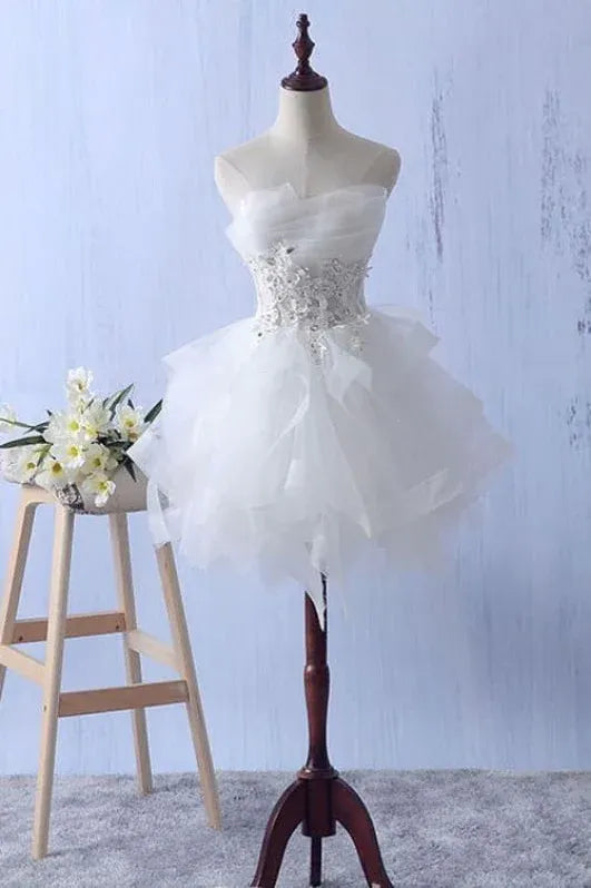 Enchanting A-Line Strapless Beaded Appliques Tulle White Short Homecoming Dress