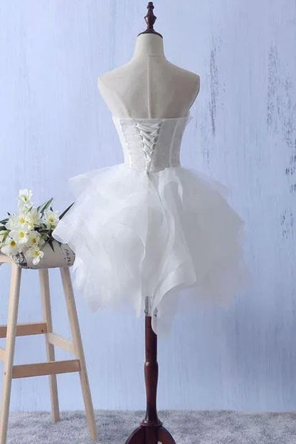 Enchanting A-Line Strapless Beaded Appliques Tulle White Short Homecoming Dress
