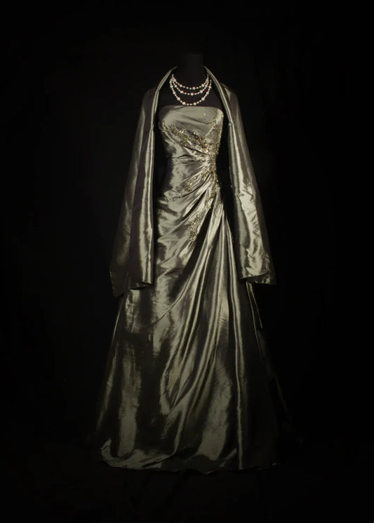 Exquisite A-Line Strapless Sleeveless Pleated Satin Floor-Length Prom Dress