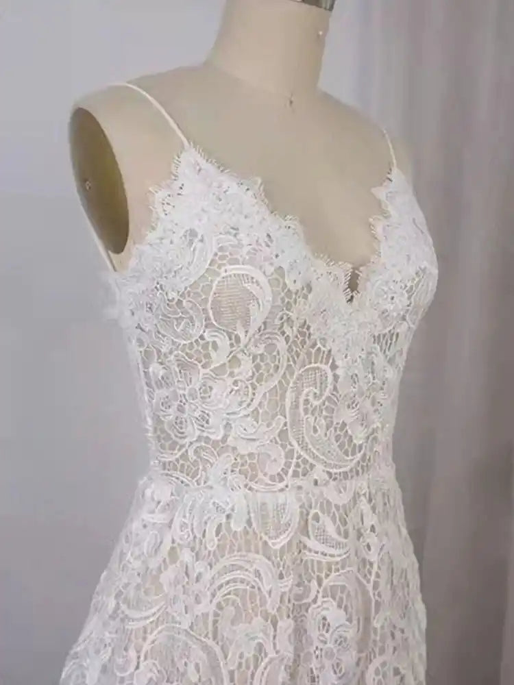 Exquisite Lace Spaghetti Straps V-neck Long Wedding Dresses