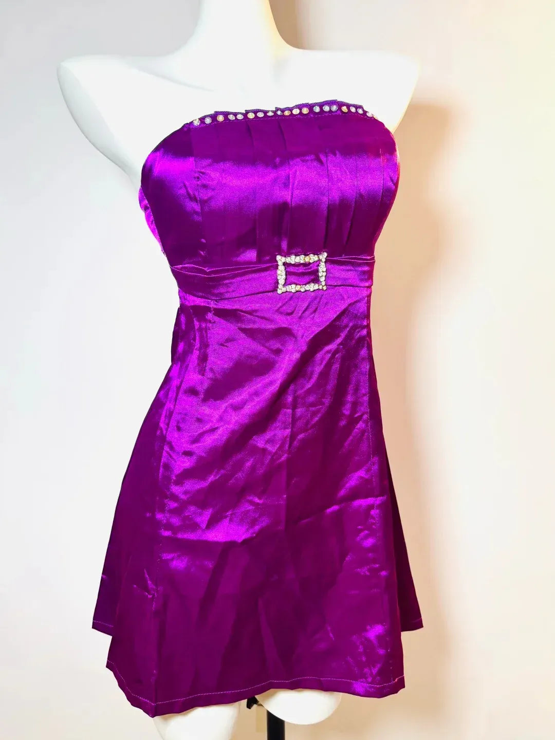 Exquisite Sheath Strapless Sleeveless Pleated Satin Short-Mini Homecoming Dress