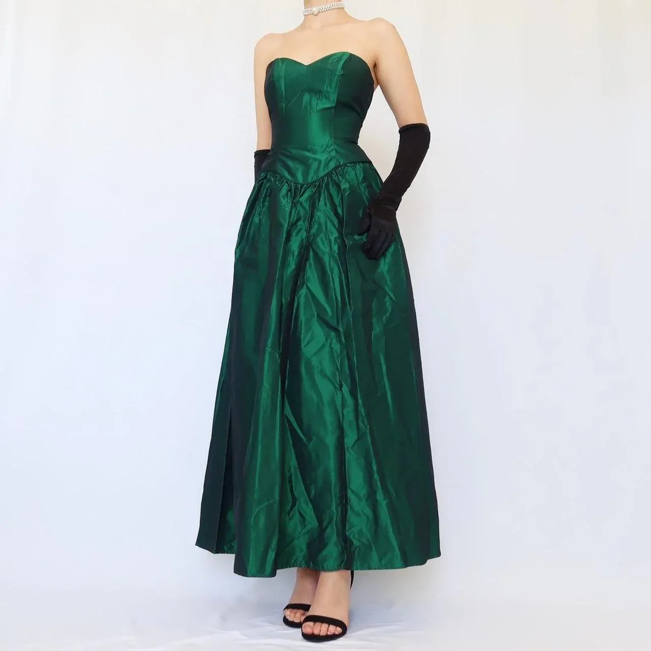 Fashion A-Line Strapless Sleeveless Pleated Satin Floor-Length Prom Dress