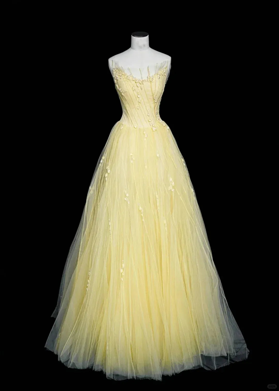 Fashionable Ball Gown Strapless Sleeveless Pleated Floor-Length Prom Dress