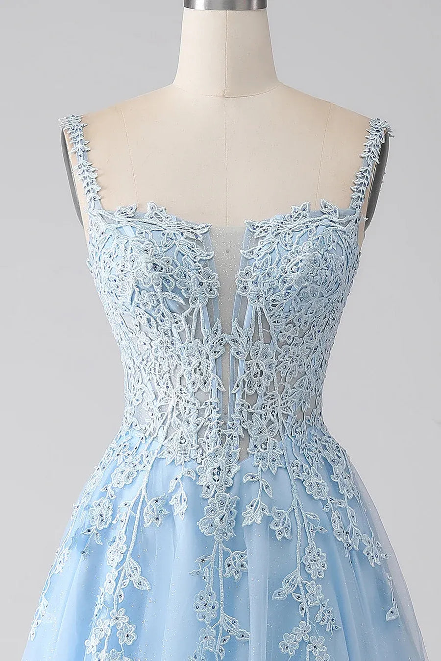 Glamorous A-Line Spaghetti Strap Sweetheart Lace Applique Tulle Prom Dress With Train
