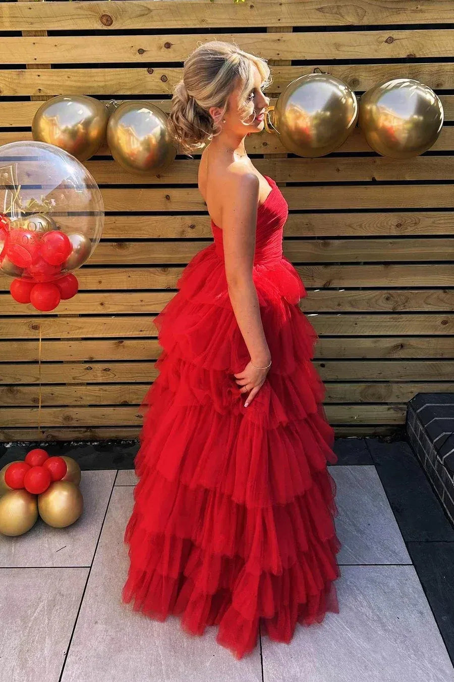 Glamorous A-Line Strapless Sleeveless Tiered Tulle Floor-Length Prom Dress