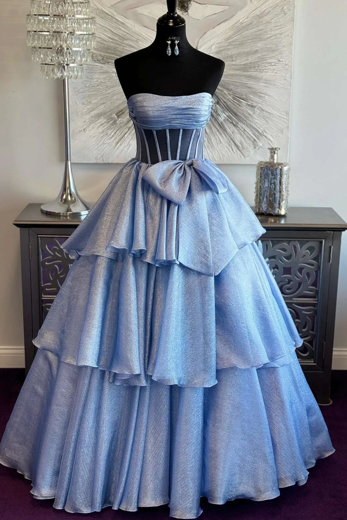 Glamorous A-line Strapless Sleeveless Tulle Bow Floor-Length Prom Dress