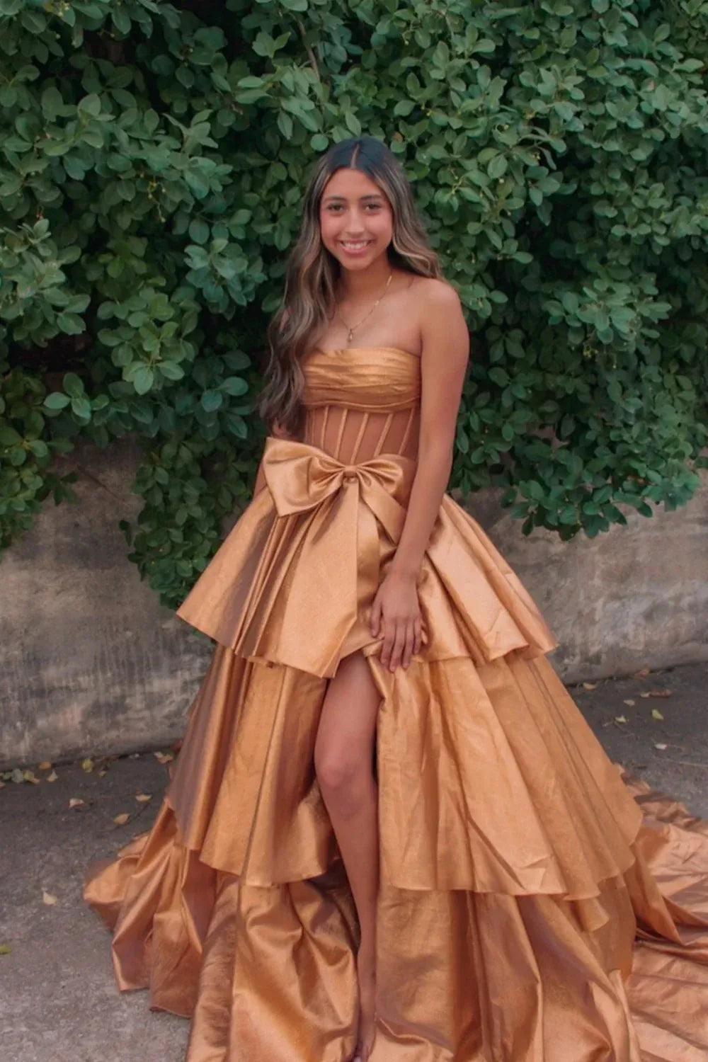 Glamorous A-line Strapless Sleeveless Tulle Bow Floor-Length Prom Dress