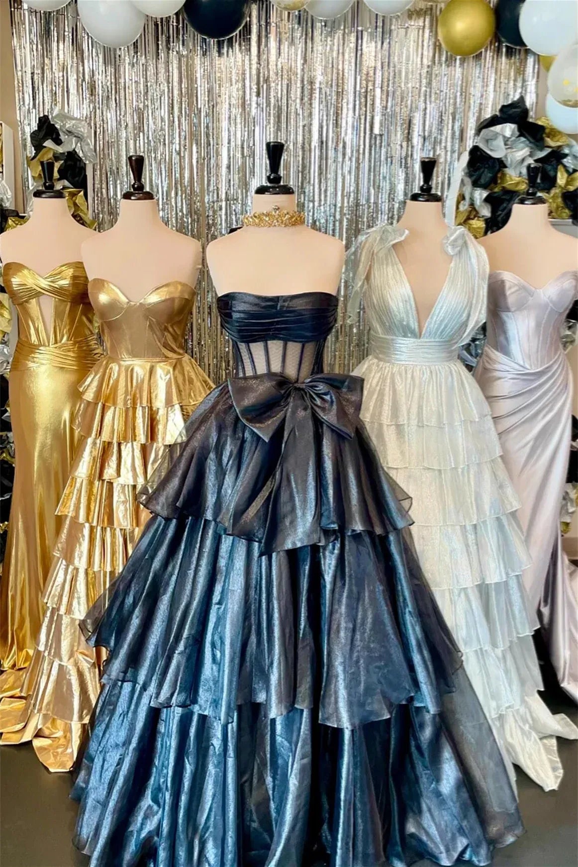 Glamorous A-line Strapless Sleeveless Tulle Bow Floor-Length Prom Dress