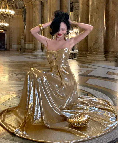 Glamorous Flowy Strapless Sleeveless Ruched Gold Maxi Prom Dress for Women Custom