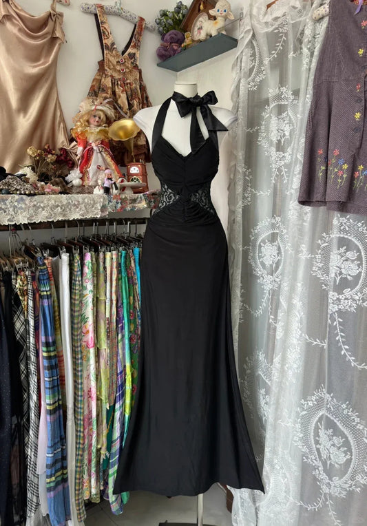 Glamorous Mermaid Halter Neck Sleeveless Lace-Accented Satin Black Maxi Evening Dress